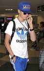 Justin Bieber at LAX Airport July 2011 (2)