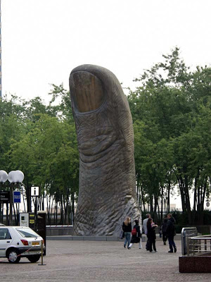 Giant_Finger.jpg