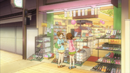 Ui and Yui go shoe shopping.