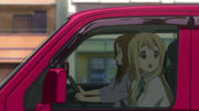 Tsumugi in Sawako's car