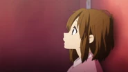 Yui thinking about graduation and Azusa.