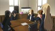 Recording.png (2.12 MB) Tsumugi records their conversation.