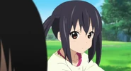 Azusa asks Mio why she stays with the Light Music Club.