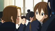 Ritsu trying to tell Eri Taki about Sawako's real nature.