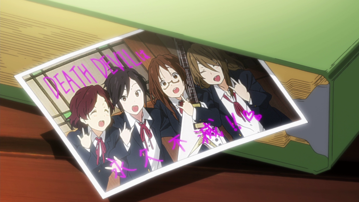 Dead or Alive & K-ON Anime Fan Club