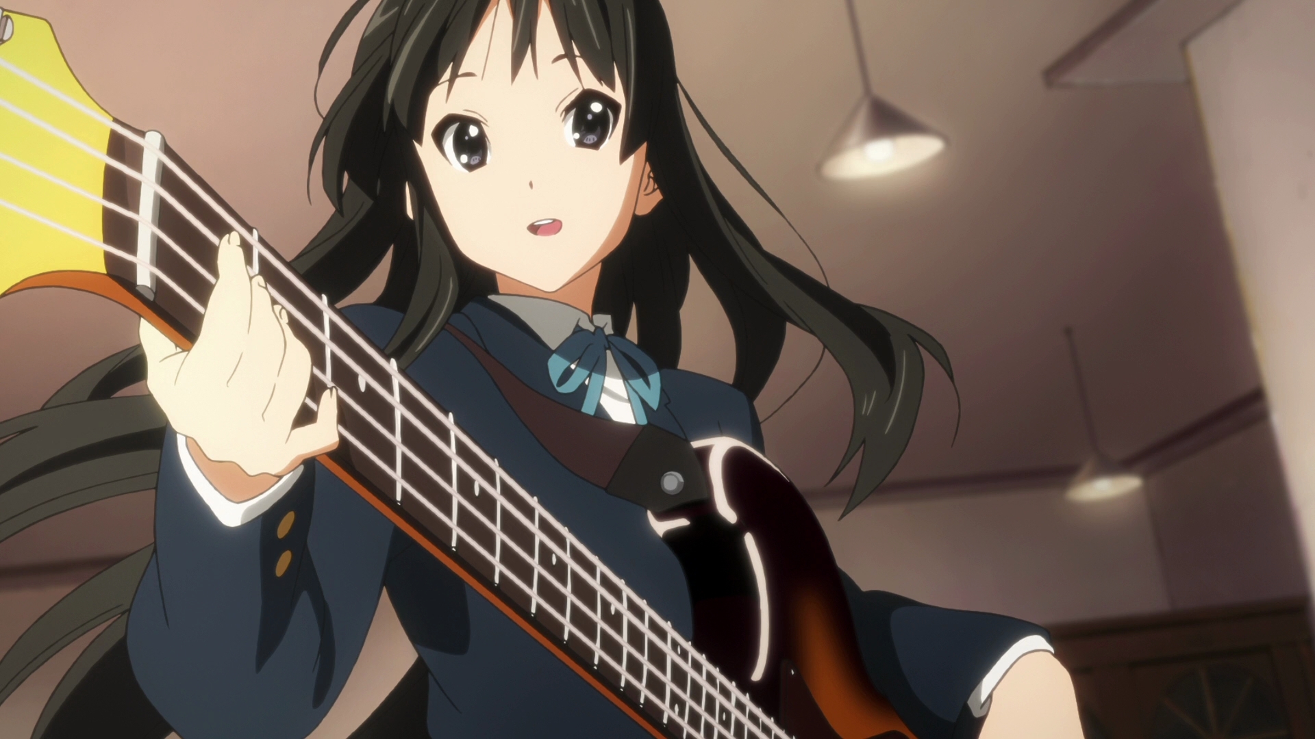 K-ON! VOX amPlug headphone bass guitar amplifier Mio Akiyama