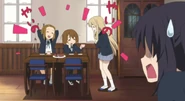 Azusa realizes that the club wasn't affected at all by her outburst.