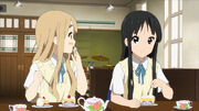 Mugi steals the strawberry