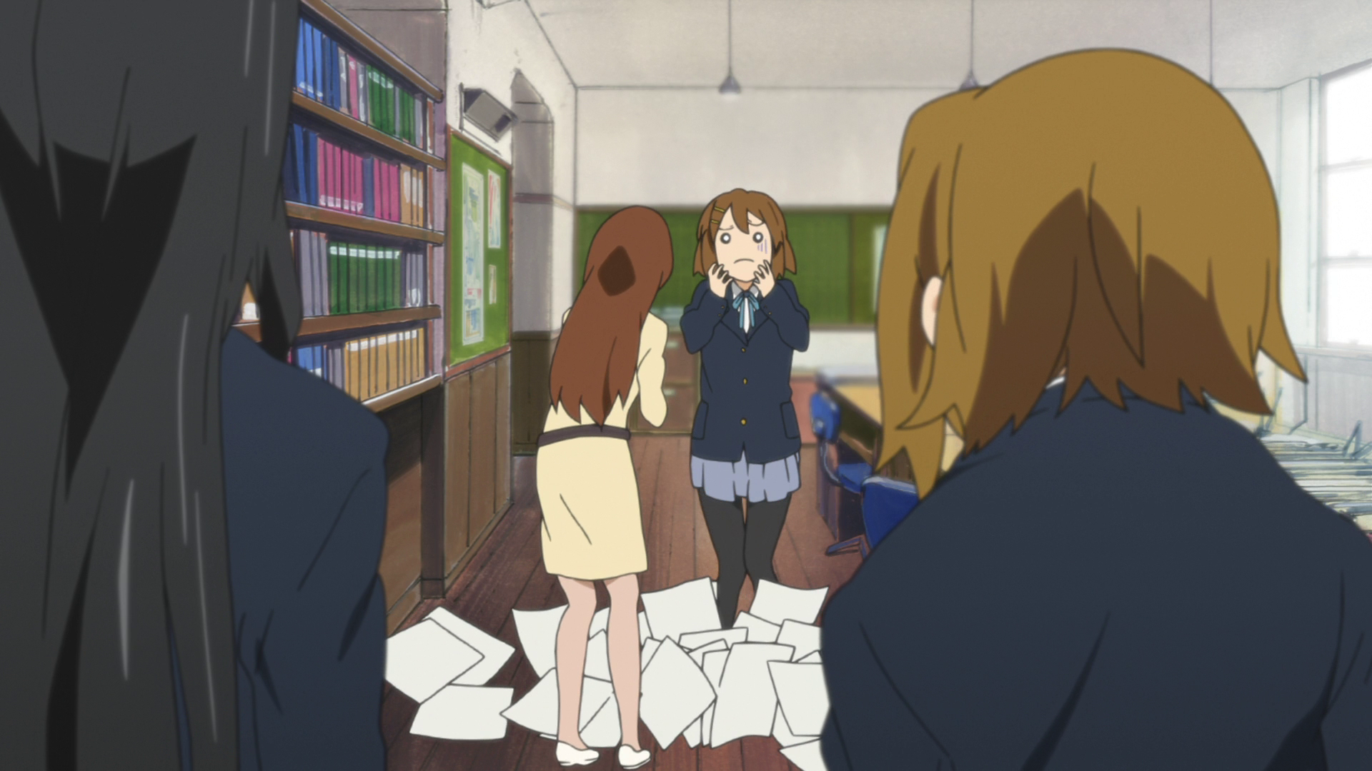 k-on reviews: Season 1 Episode 1 Disbandment!