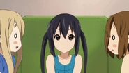 Yui and Mugi misunderstood Azusa's English.