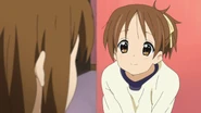Ui advises Yui to ask their parents for an allowance.