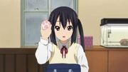 Azusa's cat claw