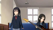 Azusa regrets offering to prepare tea.