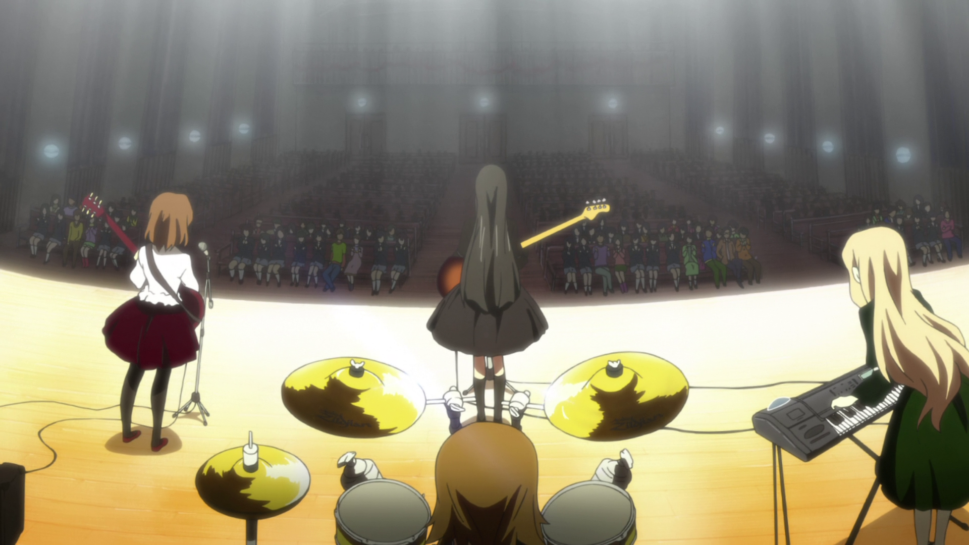 The setting for Utauyo Miracle (K-On S2 second opening) is very similar to  the classroom concert scene from the movie. Neat. : r/k_on