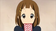 Yui sees the mistake she made.