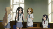 Mio looks like Azusa