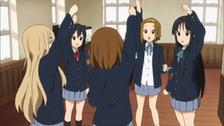 The setting for Utauyo Miracle (K-On S2 second opening) is very similar to  the classroom concert scene from the movie. Neat. : r/k_on