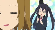 Ritsu overhears Azusa admitting she likes the cake.