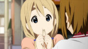 Mugi eats candy