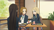 Mio, ritsu and mugi french fries