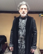 Alexis Henon aux essayages de son costume pour KV1