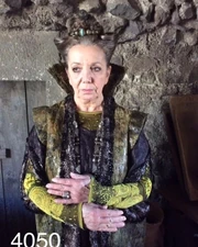 Joëlle Sevilla aux essayages de son costume pour KV1