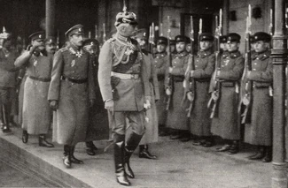 August von Mackensen inspects Bulgarian troops (1916)