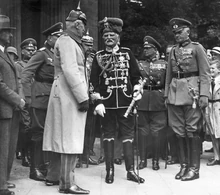 The epitome of the German military old guard: Weltkrieg generals  (1847-1934) and  (*1849) during a veteran's meeting in 1933