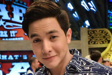 https://static.wikia.nocookie.net/kalyeserye/images/0/06/Alden-richards-005-500.jpg/revision/latest/smart/width/386/height/259?cb=20150916102051