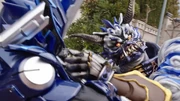Zooous fights Blades King Lion Daisenki.