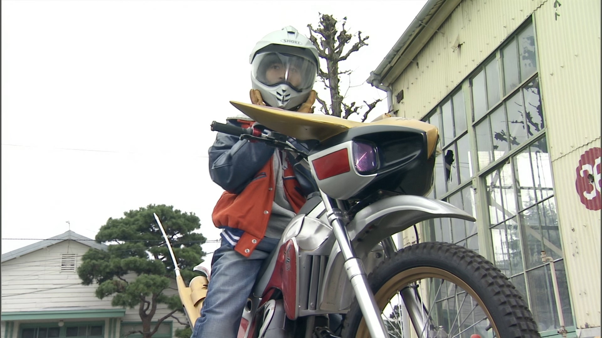 仮面ライダー TRYCHASER 2000 トライチェイサー 仮面ライダー TRYCHASER 2000 トライチェイサー Amazon.com