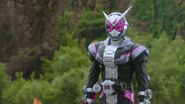 Zi-O introduces himself to Sento.