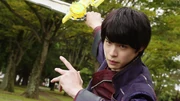 Kento prepares to fight Kamijo.