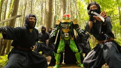 Zonjis' crusher briefly seen after the transformation sequence finished, similar to Kamen Rider ZO.