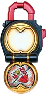 KRGa-Golden Ringo Lockseed Opened.png (357 KB) Kin no Ringo Lockseed (locked & opened)