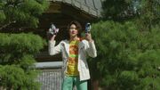 Go gives Shinnosuke Mach Driver and Shift Dead Heat.jpg