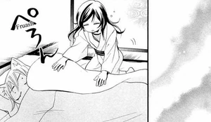 Una Nanami sonámbula camina hacia el futon de Tomoe.
