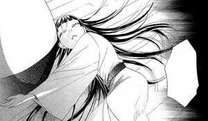 Kayako está muy débil por entregar demasiada energía espiritual al huevo.