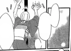 La bruja queriendo entrar a la habitación donde se hospedaba Nanami.