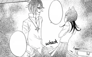 Kurama trata de forma muy grosera a Nanami, ya que se sentó en su sitio.