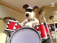 Gromit bagging the drums