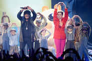 Katy+Perry+Skip+Marley+iHeartRadio+Music+Awards+dGLQo4DRb 7l