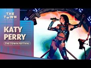 Katy_Perry_-_The_Town_Festival_2025_-_Full_Show