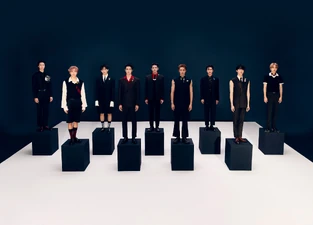 TAEIL, JOHNNY, TAEYONG, DOYOUNG, YUTA, JAEHYUN, JUNGWOO, MARK, and HAECHAN promoting Favorite