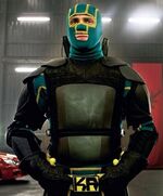 BPAjD tCAAEC3l7.jpg (36 KB) Kick-Ass wearing Big Daddy's Armor for the Final Battle.