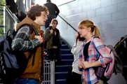 Aaron-taylor-johnson-chloe-grace-moretz-kick-ass-2.jpg (6.9 MB) Dave with Mindy in the hallway