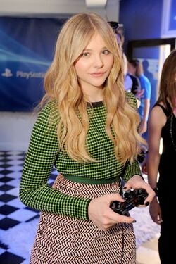 File:Chloë Moretz 2011.jpg - Wikipedia