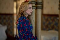 3x02-24 Villanelle Barcelona mansion