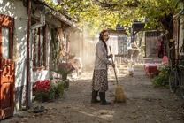 3x04-49 Dasha disguise Poland.jpg (2.87 MB)