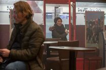 3x08-2 Eve betting shop